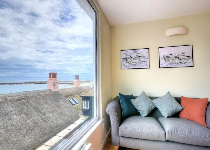 2 Beach Way House